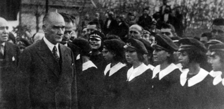 Başöğretmen Mustafa Kemal